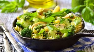broccoli, Chicken-and-Broccoli-with-Basil-Pesto