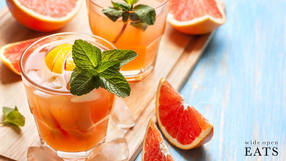 Fizzy-Grapefruit-and-Ginger-Pitcher-Cocktail