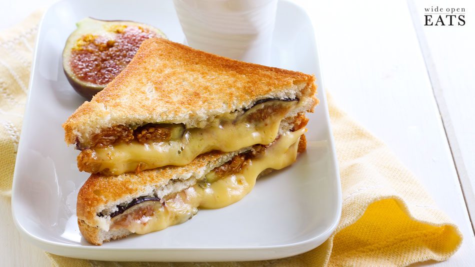 Fresh-Fig-and-Cheddar-Grilled-Cheese-Sandwich