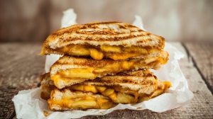 Sharp-Cheddar-and-Apple-Grilled-Cheese