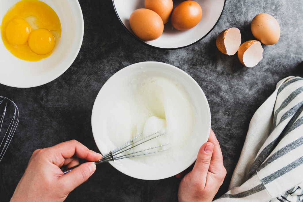 how to separate egg whites