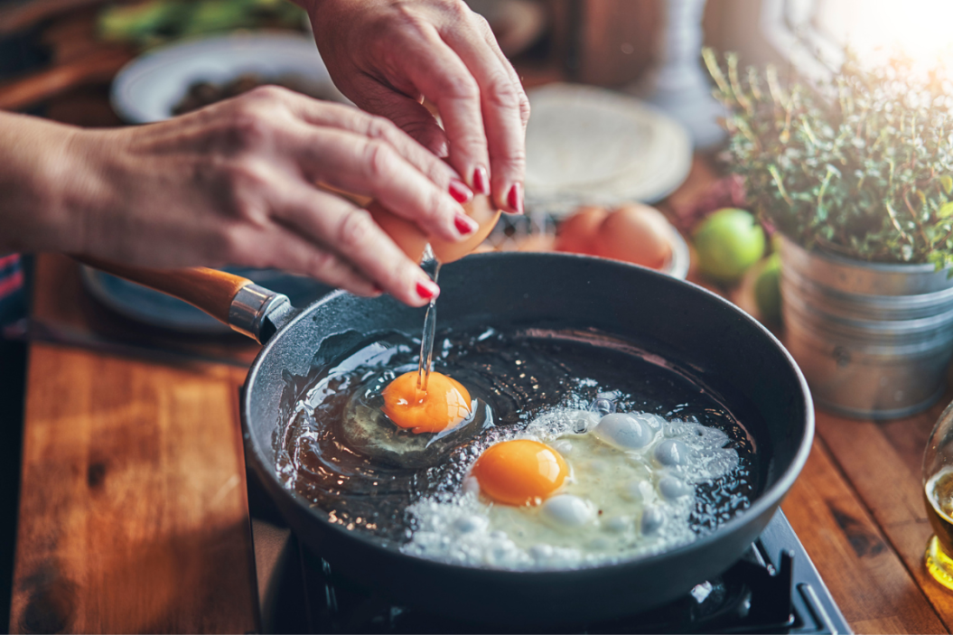 how to cook eggs in a cast iron